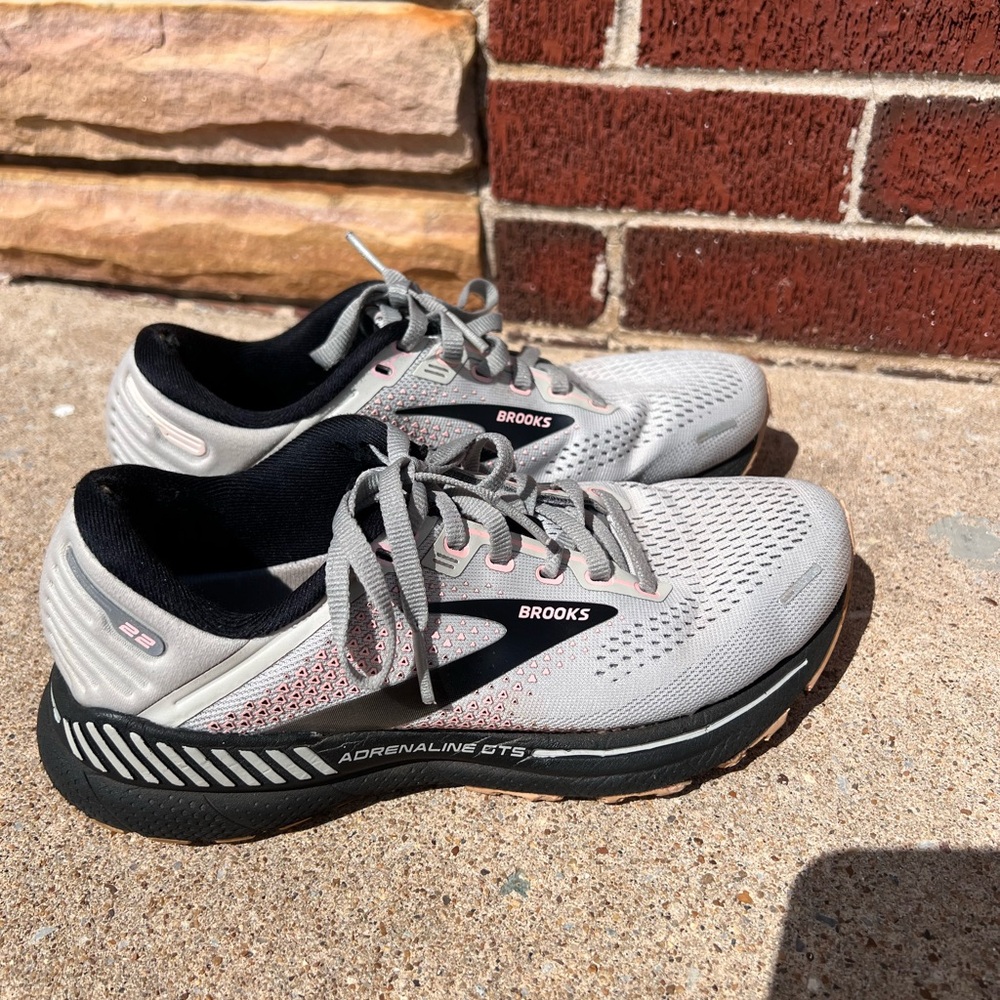 Brooks sneakers